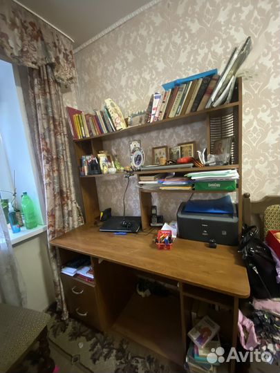 Письменный стол