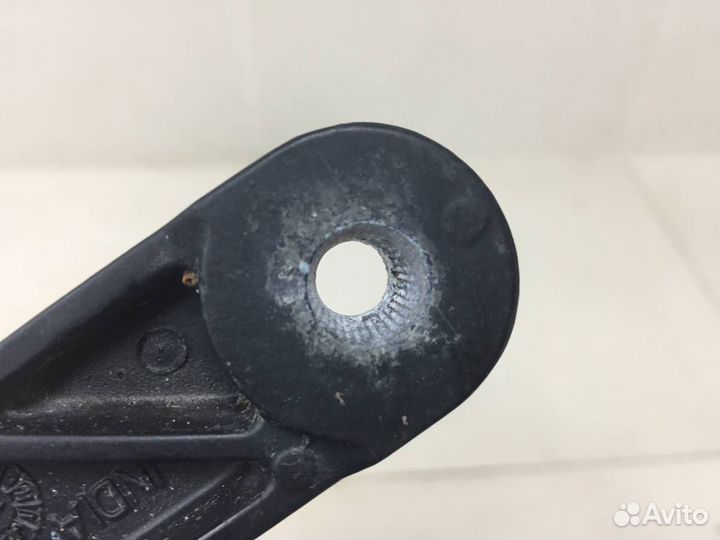 Поводок стеклоочистителя передний правый Volkswage