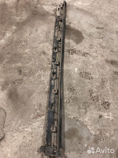 Накладка на порог правый Мазда Сх7