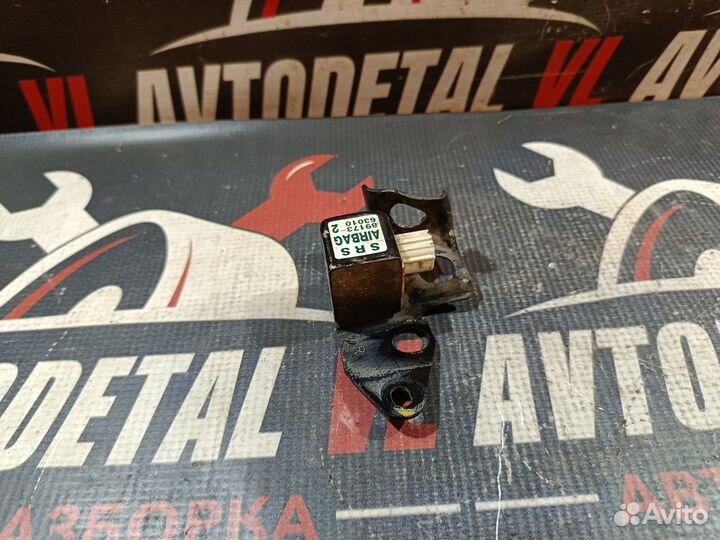 Датчик удара передний Toyota Wish XE10