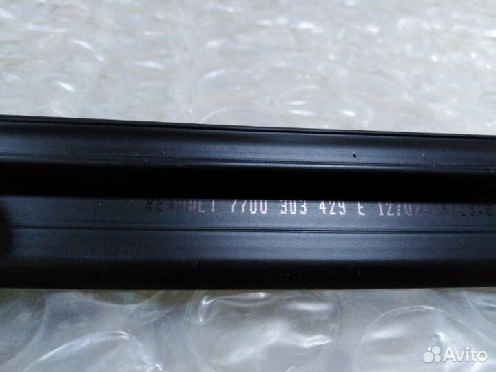 Молдинг лобового стекла Renault Kangoo 1997-2003