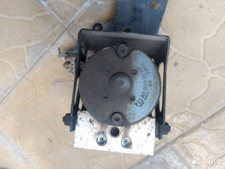 Блок управления abs Nissan Primera р12