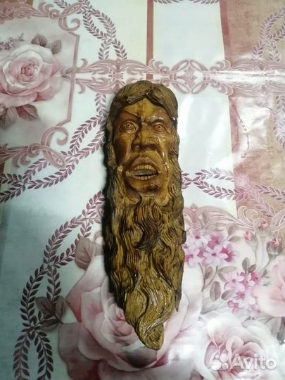 Резные фигурки из дерева