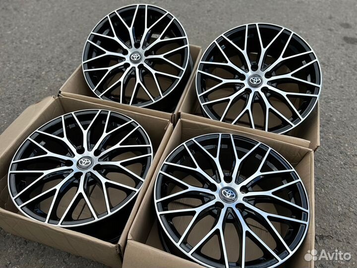 Литые диски BMF091 R17 на Toyota Camry