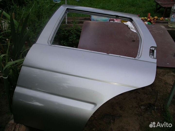 Дверь задняя Nissan Pathfinder