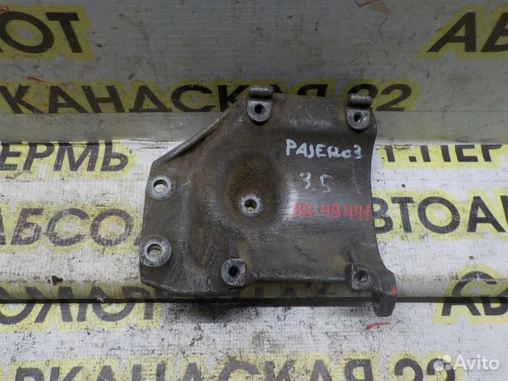 Кронштейн кондиционера Mitsubishi Pajero III 1999
