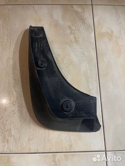 Брызговик передний левый Kia Sportage 3 С 2010 По