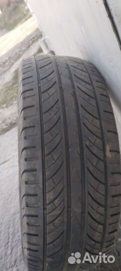 Dunlop Dectes SP001 205/55 R16 и 205/55 R16