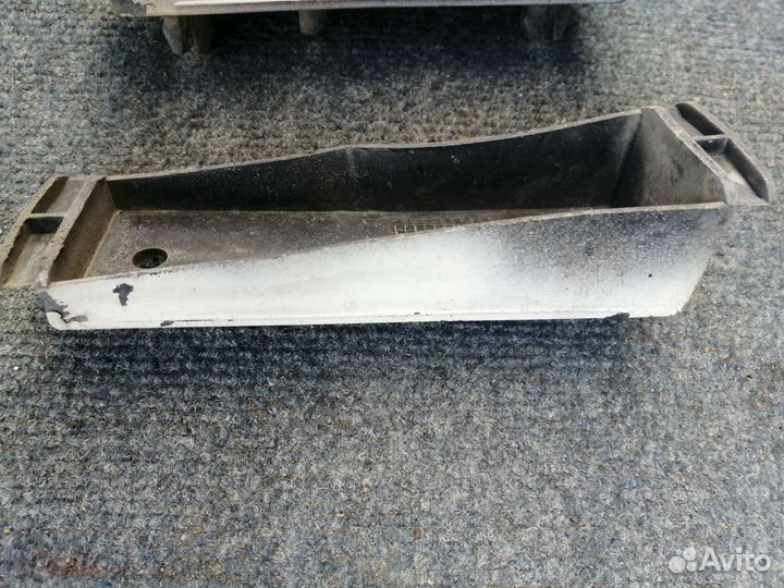 Кронштейн переднего бампера mercedes vito w638