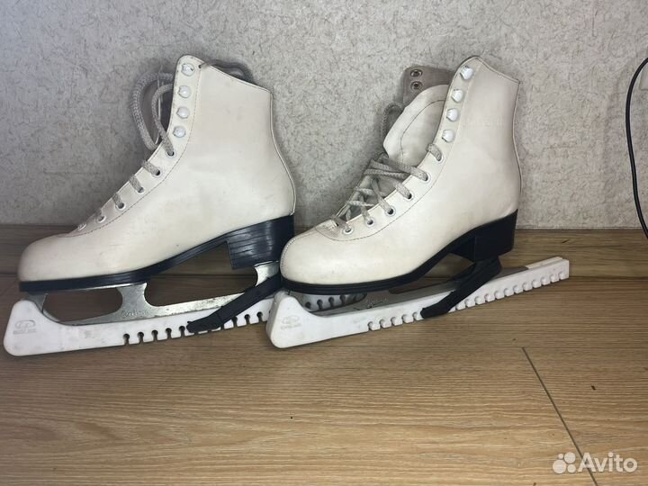 Коньки фигурные женские 37