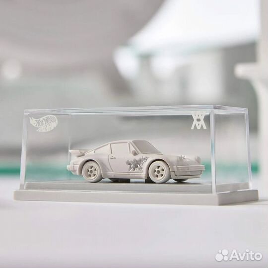 Eroded 911 Daniel Arsham porsche фигурка