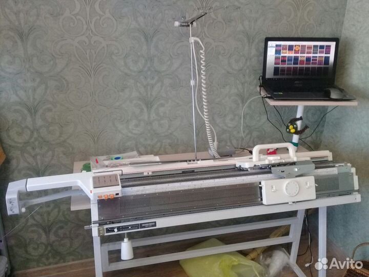 Двухфантурная вязальная машинка с комп.программой