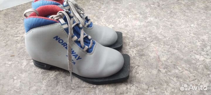 Лыжные ботинки детские 32