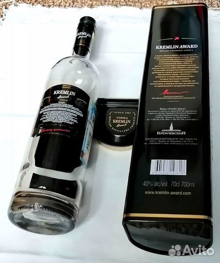 Бутылки из-под элитной водки «Kremlin Award» 0,7 л