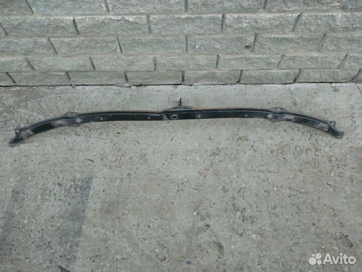 Планка передняя под фары (сабля ) на Тойота Карина