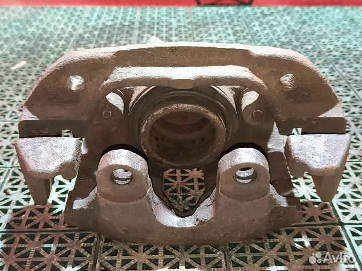 Суппорт передний правый вmw 3-серия Е36