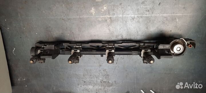 Топливная рампа с форсунками форд фокус 3