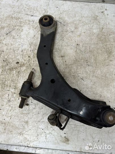 Рычаг нижний правый Hyundai Elantra xd 2000-2008