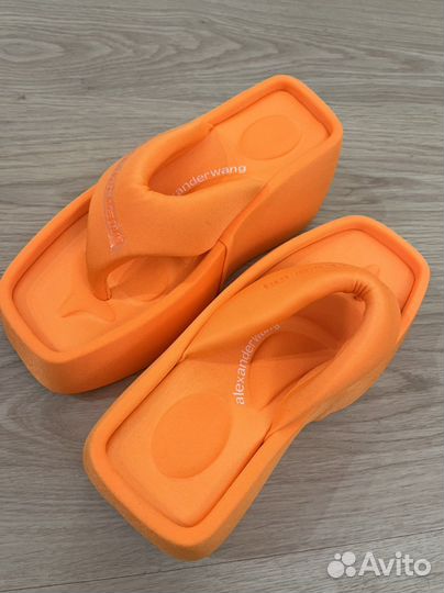 Шлепанцы новые