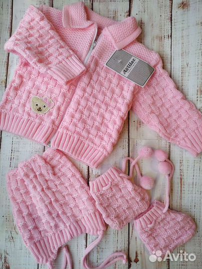 Костюмчики на малышей 2-3 месяца