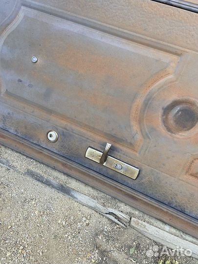 Дверь входная металлическая правая бу