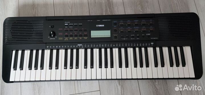 Классный синтезатор Yamaha PSR -E 273