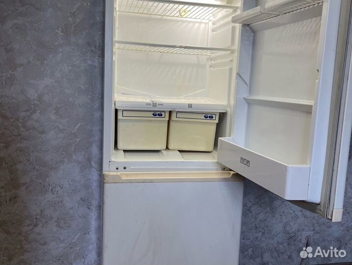 Ремонт холодильников / Ремонт морозильных камер