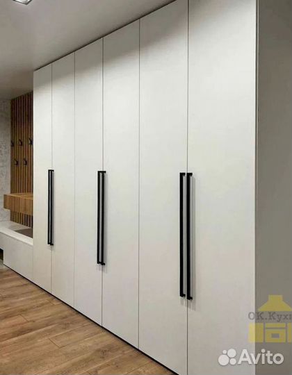 Шкаф с зеркалом