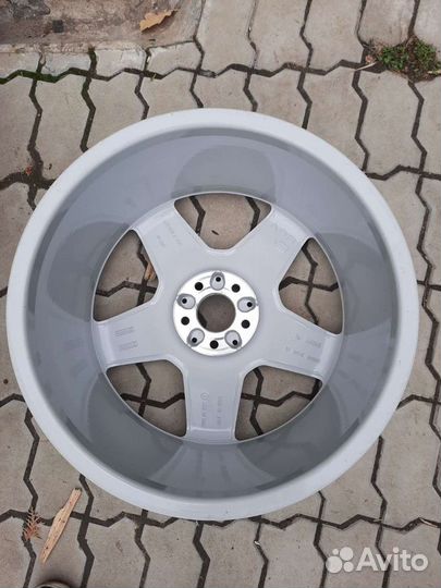 Один оригинал диск на Мерседес GL,GLS R20