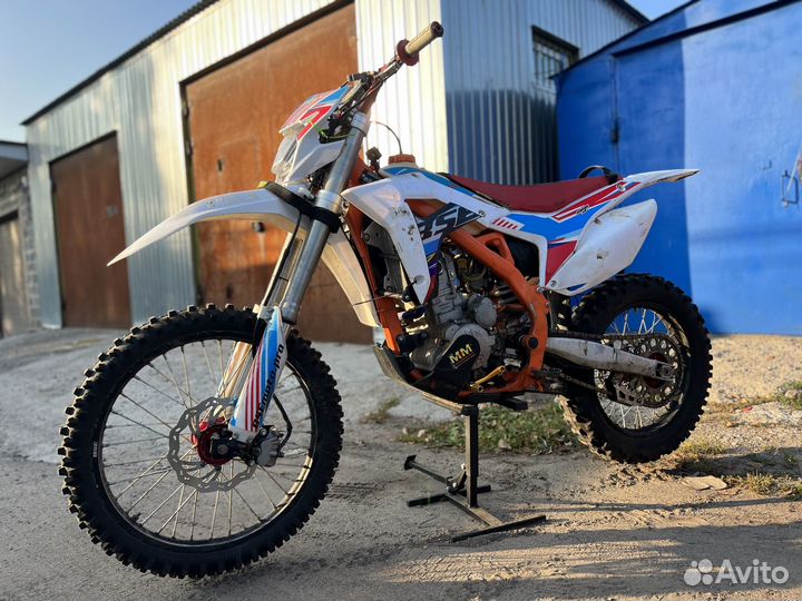 Мотоцикл BSE (300 кубов, водянка)