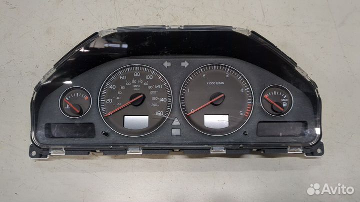 Щиток приборов Volvo XC70