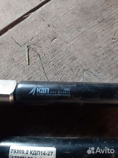 Газовые упоры пружина