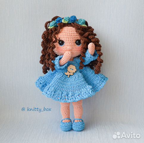 Вязаная игрушка Куколка