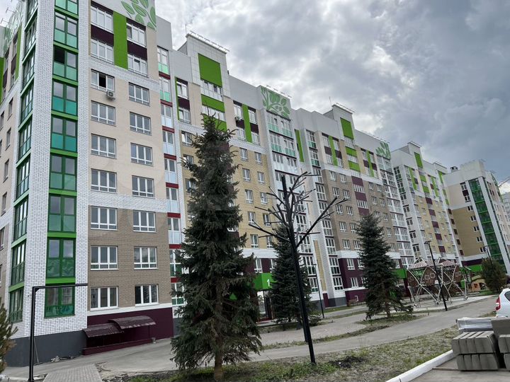 2-к. квартира, 50 м², 4/10 эт.