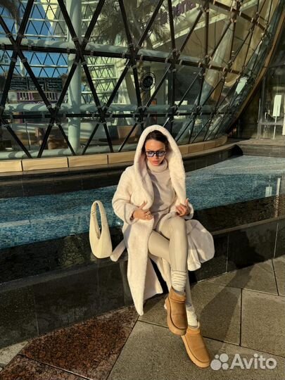 Шуба из экомеха с капюшоном