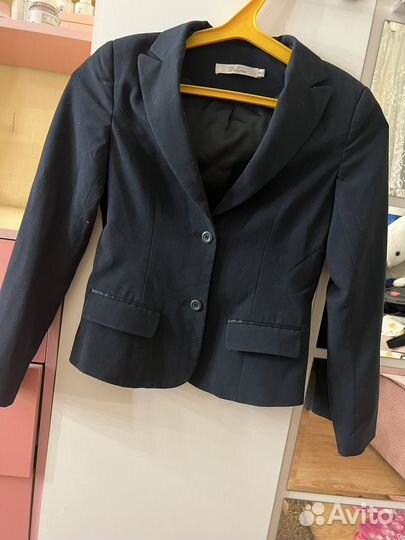 Пиджак и жилет школьные на 9-10 лет
