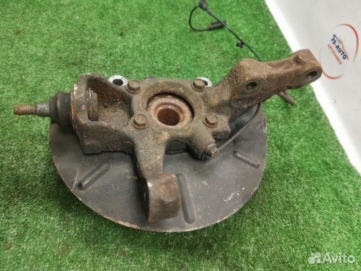 Кулак передний правый Dodge Journey 2.4 ED3 2010