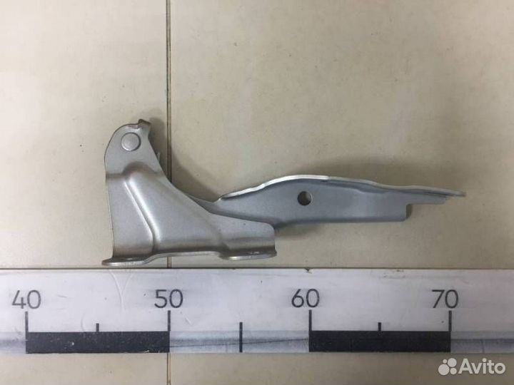 Петля капота левая Mitsubishi Pajero/Montero Sport