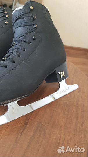 Продам коньки профессиональные