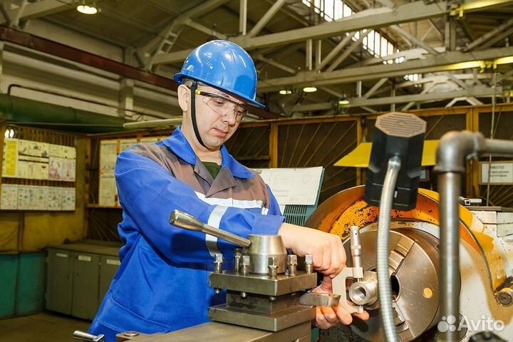 Вахта токарем