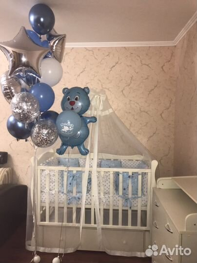 Детская кроватка с маятником, матрасом,бортиками