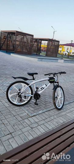 Велосипед скоростной на литых дисках