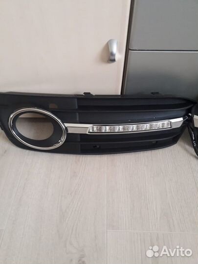 Решетка переднего бампера Ауди А4(В8) 07-комплект