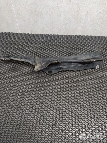 Брызговик Audi Q7 4m