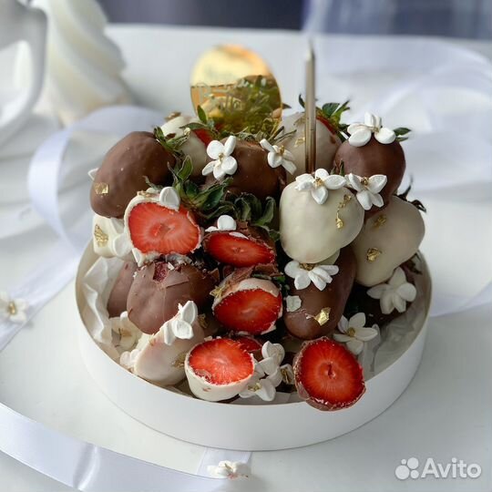 Клубника в шоколаде в букетах, коробках