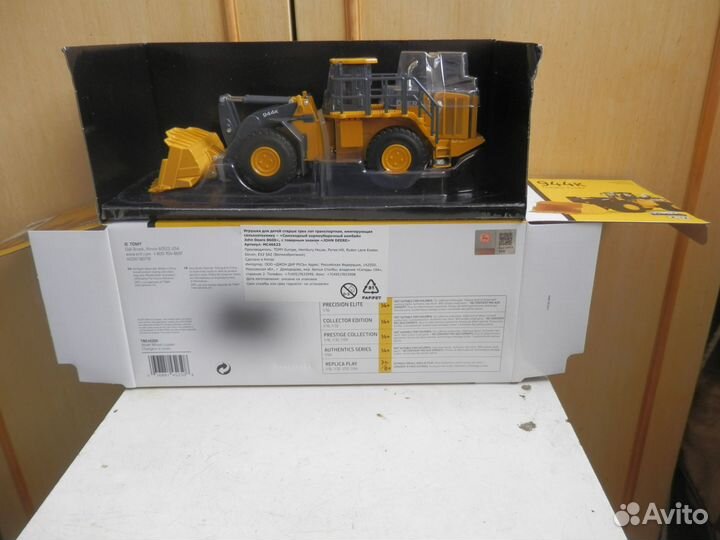 Игрушка-модель фронтал. погрузчик John Deere 944К