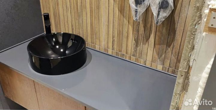 Столешница кварцевого агломерата в ванную