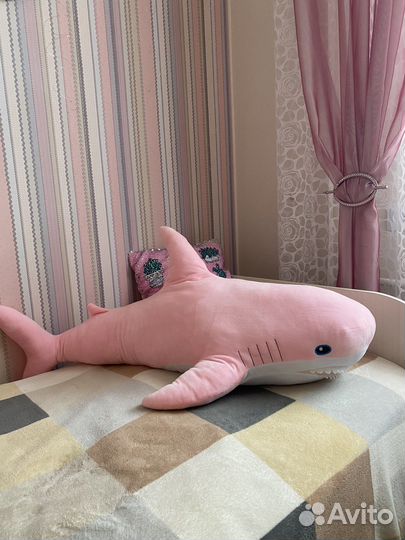 Игрушка акула