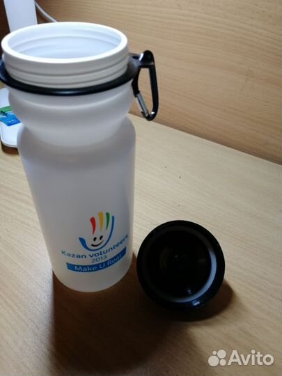 Бутылки для воды 2 шт. Цена за обе