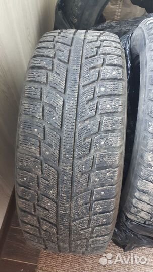Kumho I'Zen KW22 215/60 R16 99T